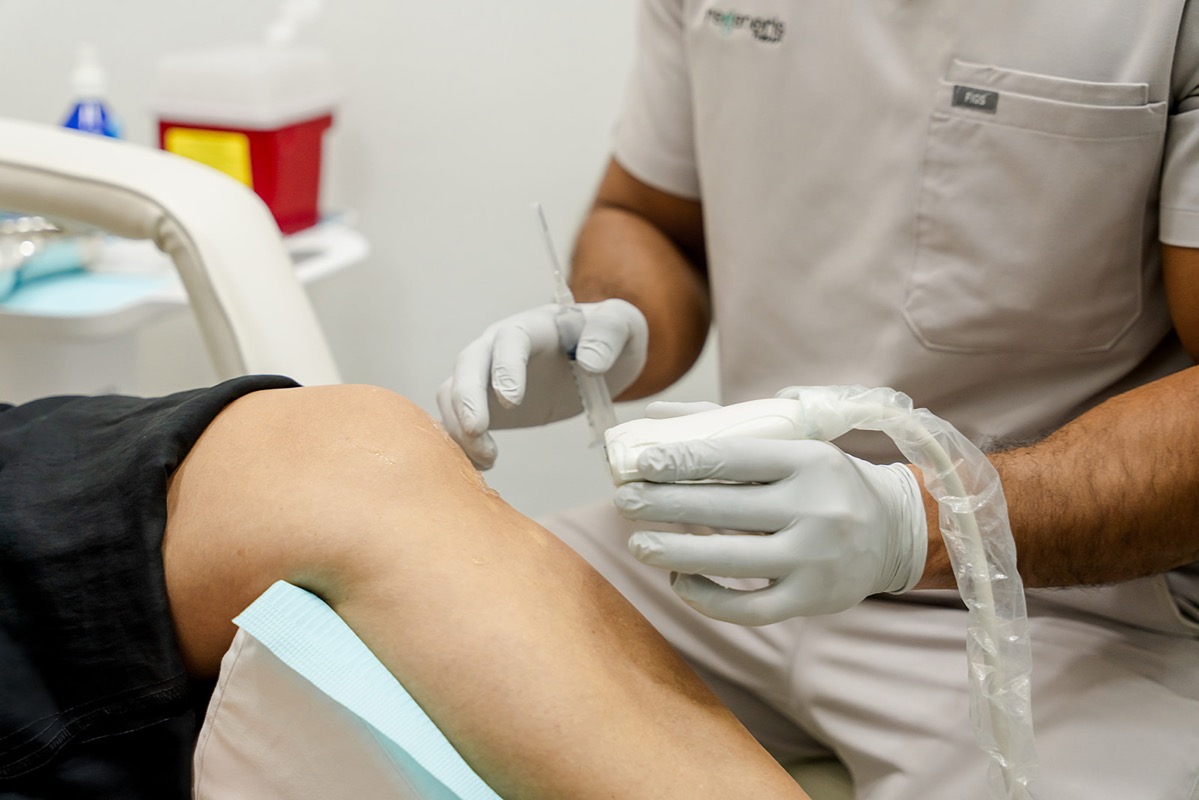 Stem cell therapy procedure at Regeneris