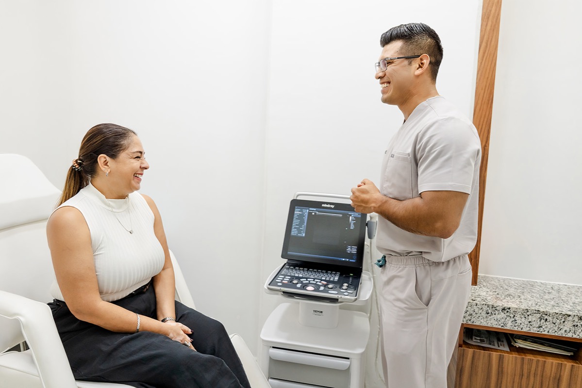 Specialist explaining regenerative spine procedure