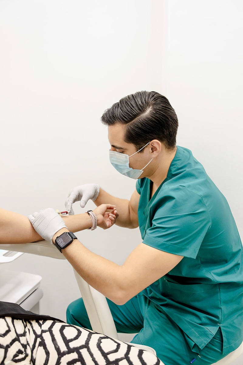 PRP injection guided by ultrasound