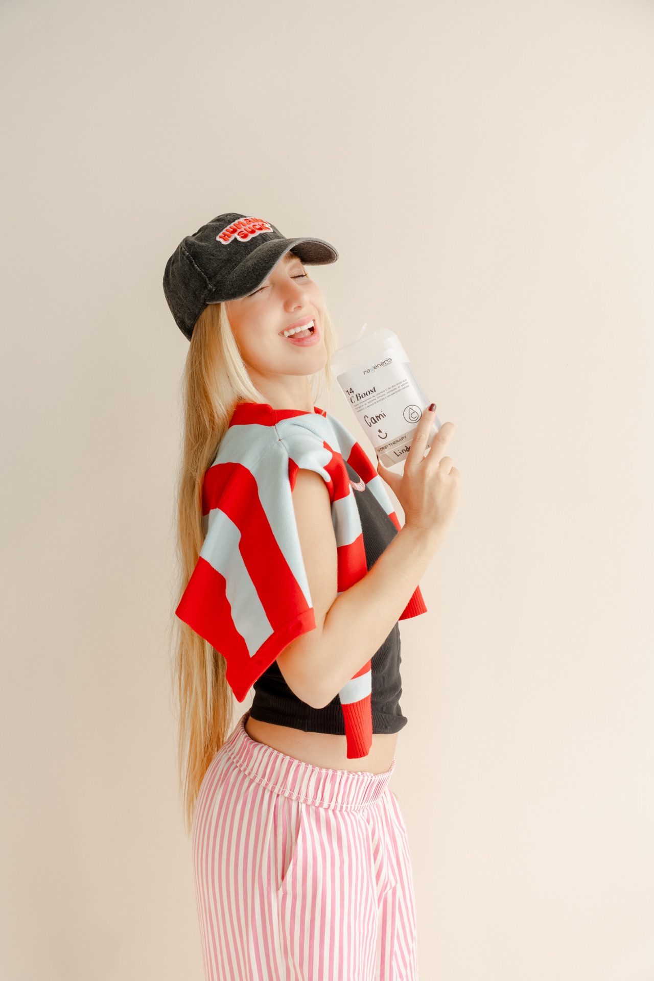 Happy patient after regenerative therapy at Regeneris